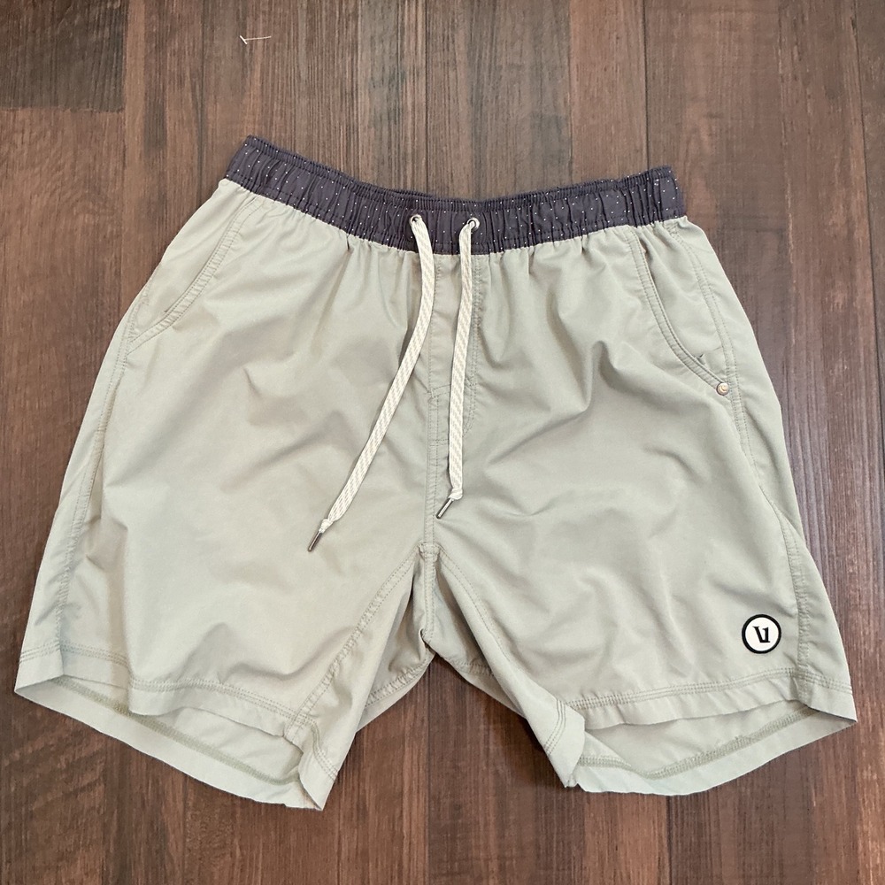 Vuori Banks Shorts Sage Green Performance Athletic Shorts Medium 7in Inseam